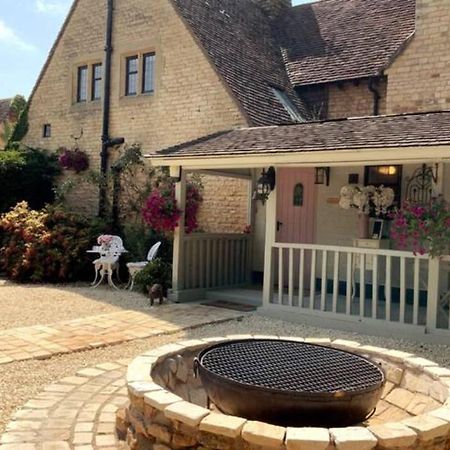 Piglet Lodge Pebworth Екстериор снимка