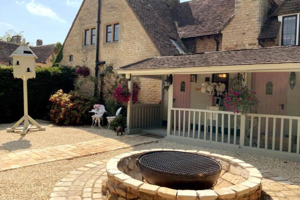 Piglet Lodge Pebworth Екстериор снимка