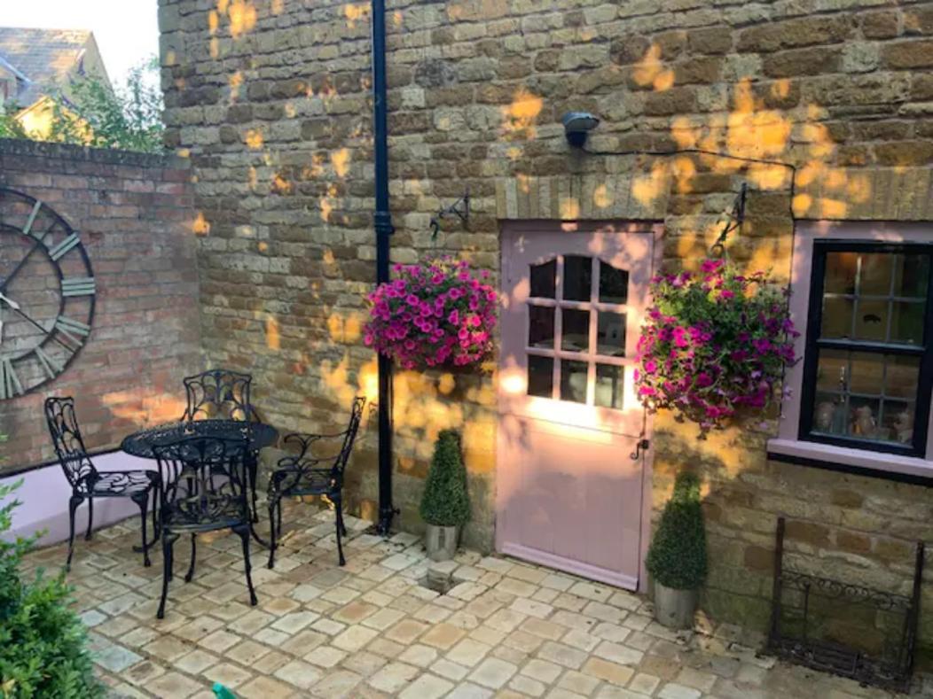 Piglet Lodge Pebworth Екстериор снимка